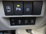 リヤパーキングセンサー&ESP&デュアルカメラブレーキ&車線逸脱防止&電動スライドドア電源、各ボタン運転席右下にございます。