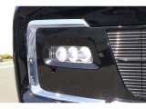 フォグライトもLEDタイプを採用。明るくシャープな配光でドライブをサポートします。