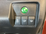 ハンドルの右側にはCTBA(シティブレーキアシストシステム)とVSA(ABS+TCS+横滑り抑制)の解除スイッチがついています。燃費に役立つECONボタンもここです。