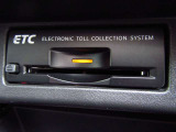 音声案内タイプETC装備☆最近はETC搭載車専用の高速道路出入り口も増えてきました。ETCがあれば、キャッシュレスで料金所をノンストップで通過できます。
