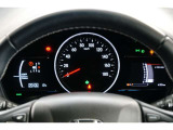 視認性の良い大きめのアナログメーターと、様々な情報を表示可能なマルチインフォメーションディスプレイで、運転中の確認がしやすく安全運転に役立ちます。