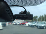 日産純正ドライブレコーダーで高精細な映像を記録できます。