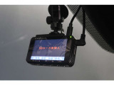 ドライブレコーダー装備♪ 映像と音声を記録してくれるドライブレコーダーは、事故の際に確かな証拠能力を発揮してくれます。