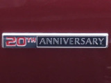 20周年記念車は応援してくださるファンの皆さまへの「感謝」とともに、「お客様の人生をより豊かに」との思いを込めて、これからの人生に彩りを添える「風格」を備えた特別なクルマに仕上げました。