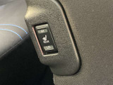 リヤシートヒーターのスイッチは助手席シート背もたれにあります