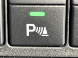 【パーキングセンサー】周囲の障害物に近づくと、ブザーでお知らせして、衝突回避をサポートします!駐車時や、狭い道での走行の際に便利です。