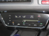 操作部に静電式タッチパネルを採用したフルオート・エアコンディショナーも標準設定。Honda インターナビ同様、スマートフォン感覚の直感操作を実現しています。