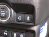 運転席にいながら後席電動スライドドアの開閉が可能です。