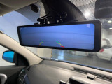 ●デジタルインナーミラー:後席の大きな荷物や同乗者で後方が確認しづらい時でも安心!カメラが撮影した車両後方の映像をルームミラー内に表示。クリアな視界で状況の確認が可能です!