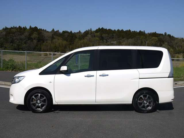 中古車 日産 セレナ 2.0 20X パノラマルーフ/フリップダウンモニター の中古車詳細 (113,000km, ホワイト, 千葉県,  39.8万円) | 中古車情報・中古車検索なら【車選びドットコム（車選び.com）】