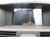 〔サイドカメラ〕運転席から死角となりやすい左前輪脇もモニターで確認が可能ですので安心です。