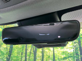 【ドライブレコーダー付自動防眩インナーミラー】後続車のライトの眩しさを緩和するインナーミラーに、録画機能を搭載!車両前方・後方のカメラ映像をSDカードに常時録画します。