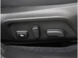 運転席に電動パワーシートを採用。細かな調節ができるので自分に合ったベストポジションに調節できます。