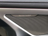 ハーマンカードンのカースピーカーは良質な音を届けると同時に、その先にある車内空間における上質な“音楽体験”も提供している。