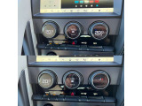フルオートデュアルエアコンはダイヤルボタン一つで室内温度・シートヒーターの設定が可能です(95,000円)
