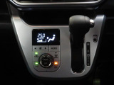 プッシュ式オートエアコン 温度設定をすれば、自動で車内の温度管理をしてくれます