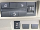 360°全方位運転支援システムで安心をサポート【ハンズフリーオートスライドドア】左側ドアの開閉も運転席からワンタッチでらくらく操作ができます。