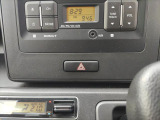 運転に必要なボタン類は、運転席からストレスなく手が届く位置にあります。