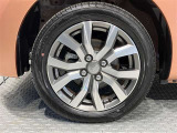 【タイヤ・ホイール】175/55R15の純正アルミタイヤになります。スタッドレスタイヤもこのサイズをお求め下さい。