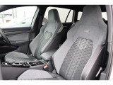 (運転席助手席)安全装備をオプションで追加するのは日本的発想。フォルクスワーゲン車はサイドエアバッグを全車標準で装備しております。