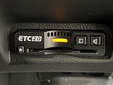 【ETC2.0(DSRC)】ETCカードを挿入すれば料金所はノンストップで通過できます。ETC限定の割引や、高速道路の情報提供サービスを利用できます。