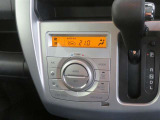 オートエアコン機能で、車内を自動的に、設定した温度に保ってくれます。
