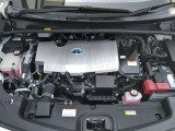 EV走行距離が増大した2代目モデル!発電用モーターも駆動用としても使用する「デュアルモータードライブシステム」を採用。