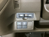 ハンドルの左下にETCがついています。その下にVSA(ABS+TCS+横滑り抑制)の解除スイッチと駐車の際など、障害物が近づくと音で知らせてくれるパーキングセンサーがついています。