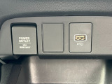 USB、シガーソケットも対応しておりますので外部機器からの接続も可能でございます。