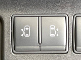 【問合せ:0749-27-4907】【両側パワースライドドア】スマートキーや運転席のスイッチで後席両側スライドドアの開閉が可能♪電動だから力を入れてドアを開ける必要が無く、小さなお子様でも簡単開閉。