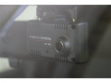 京都トヨタオリジナル2カメラタイプドラレコ(フロント+リヤ)は【新品】を取付けてあります。万が一の場合、責任の所在を明確にできますし、後方からの煽り運転に遭遇した場合でも記録が残ります。