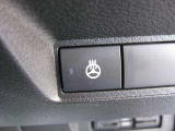 新車製造時のみ選択出来るメーカーOPの寒冷地仕様:ホットプラスパッケージ内の装備の一つ、ステアリングヒーターのスイッチ。