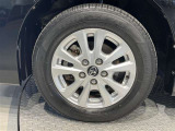 【タイヤ・ホイール】195/65R15の純正アルミタイヤになります。スタッドレスタイヤもこのサイズをお求め下さい。