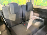 【問合せ:0749-27-4907】後部座席も気になるようなキズ・汚れやへたり等、大きなダメージはなく、良好な状態です。