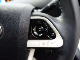 右側のステアリングスイッチの操作で、マルチインフォメーションディスプレイからお車の燃費などの情報を見ることが出来ます!