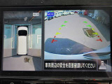 ナビ画面にアラウンドビュ-モニタ-の映像を映し出しています。  狭い場所での車庫入れをサポ-トしてくれる便利アイテムです。