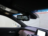 【デジタルインナーミラー】車両後方カメラの映像をインナーミラー内のディスプレイに表示。視界を遮るものがない映像で、後方の安全確認がより快適になります。一度お店でご確認して下さい!!