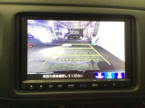 後方確認が便利なバックカメラ搭載、駐車時も安心です!!