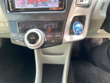 【AUTOエアコン】ボタン一つで温度調整も楽々できます
