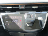 タッチパネル式で凹凸が少ないのでお掃除もさっと一拭きの快適オートエアコン!設定した温度に車内を自動で調節。快適なドライブをサポートしてくれます♪アクセルペダルだけで加減速できるe-PedalStep