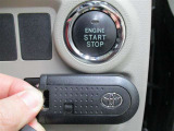 スマートキー付き♪プッシュスタートシステムを採用!スマートキーをカバンやポケットから取り出さずに、ボタンひとつでエンジン始動できます☆鍵を探す手間は必要なしです♪