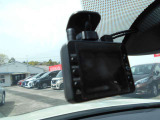 安心・安全なカーライフに必須のドライブレコーダーを装備。