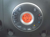 【オートエアコン】設定した温度を車が自動で調整し保ってくれます!暑すぎず寒すぎずの自分好みの温度で快適にドライブをお楽しみ下さい。