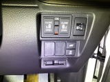 リモコンや運転席のスイッチ操作で楽々自動開閉。【両側。電動スライドドア】