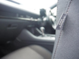 運転席&助手席のSRSエアバッグシステムに加え、側面からの衝撃に備えるカーテン&フロントサイドエアバッグを装備です!
