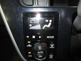 温度設定だけで後は自動制御のフルオートエアコンです。
