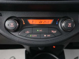 「オートエアコン」が付いてます。1年中快適な室内を提供!車内温度を設定すると風量を自動で調節してくれます。