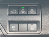 運転席からリアゲートを開けることができ、レーンポジショニングアシストやレーンキープアシストの操作もこちらから可能です。