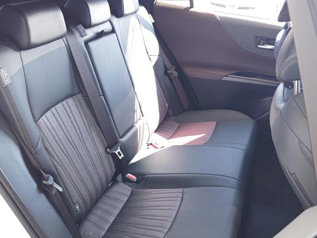 中古車 トヨタ ハリアー 2.5 ハイブリッド E-Four Z 4WD の中古 中古車 トヨタ ハリアー 2.5 ハイブリッド E-Four Z 4WD の中古