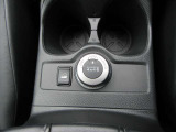 燃費性能に優れる「2WD」 自動的に前後トルク配分を行う「AUTO」 高い走破性を発揮する「LOCK」 の3つもモードを、スイッチ操作で簡単に切替えられます!